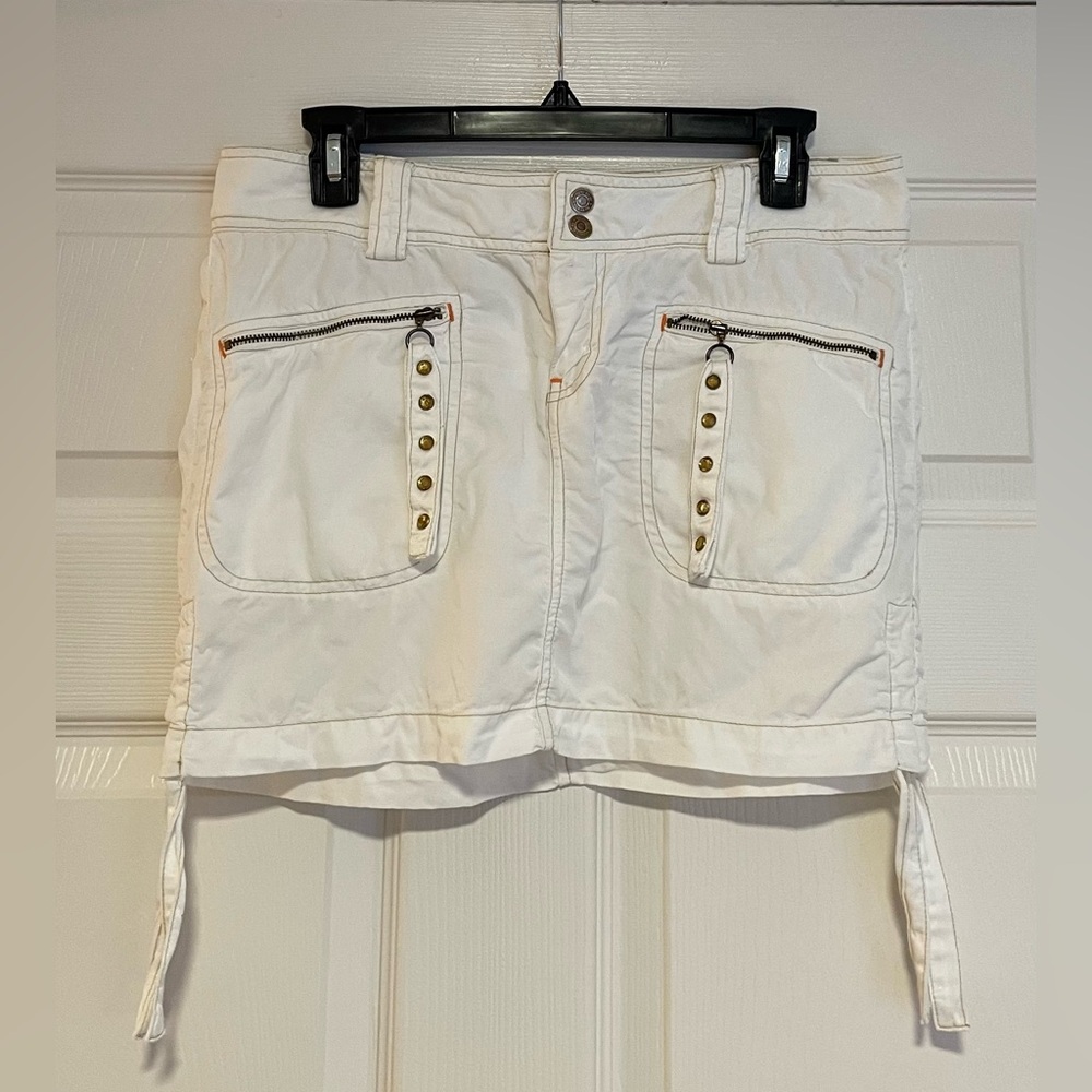 BEBE White Mini Skirt Size 6